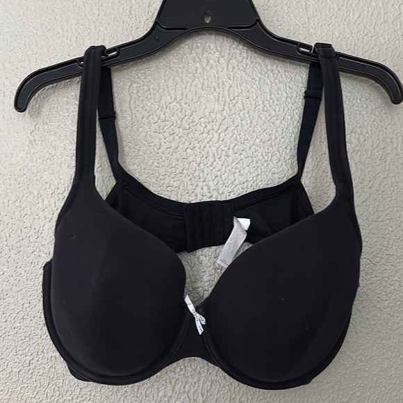Women’s Cacique Basic Lightly Lined Tshirt Bra, 40DD, Black - Picture 1 of 7